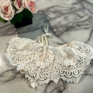 Victoria's Secret Cream Lace Bra with Ornate Design